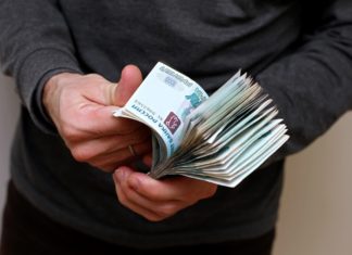 За год среднемесячная заработная плата в Алтайском крае выросла на 20,9%