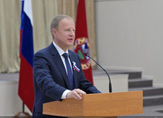 Губернатор Алтайского края Виктор Томенко вручил награды победителям конкурса «Лучший социально ответственный работодатель года»