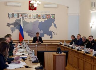 Губернатор Алтайского края Виктор Томенко принял участие в видеоселекторе по подготовке к прохождению весеннего половодья и пожароопасного сезона