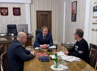 Губернатор Алтайского края встретился с главой регионального Народного фронта