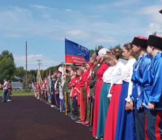 На состязаниях алтайских казаков покажут традиционное оружие и снаряжение